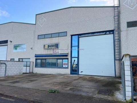 Nave Industrial de 350 m<sup style='color: #898ba2;'>2</sup> en Polígono Mejostilla.