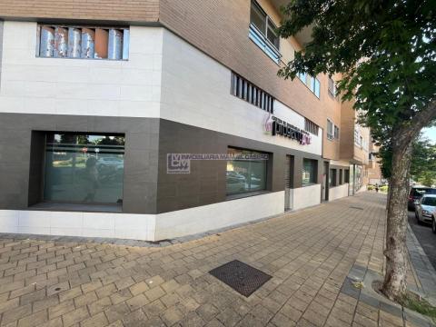 Local Comercial de 291 m<sup style='color: #898ba2;'>2</sup> y 1 baños en El Rodeo.