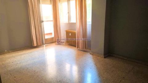 PISO EN EL CENTRO DE CUATRO DORMITORIOS
