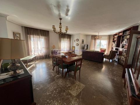 PISO EN CENTRO DE 178 M2