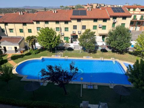 APARTAMENTO CON PISCINA EN LOS CASTELLANOS